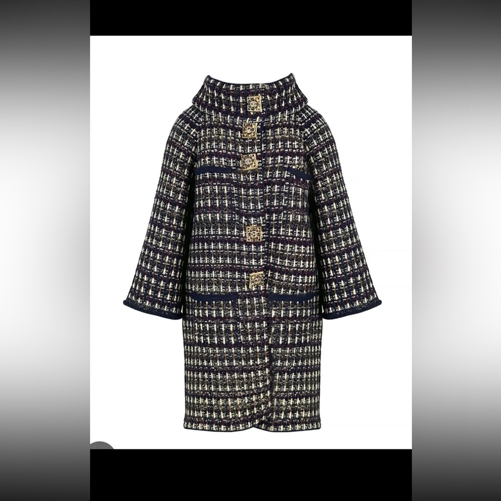 Amazing coat from the Pre-Fall 2011 Collection Chanel Paris-Byzance Coat